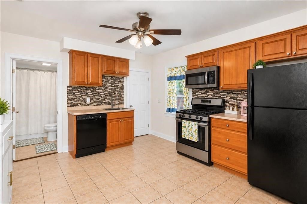 62 Mary Avenue, East Providence, RI 02914