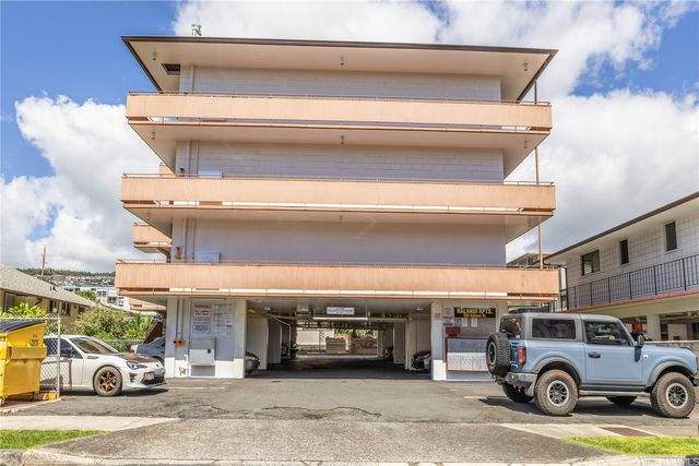 636 Nalanui Street 404, Honolulu, HI 96817