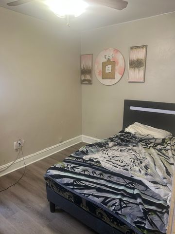 8227 S Evans Avenue, Chicago, IL 60619