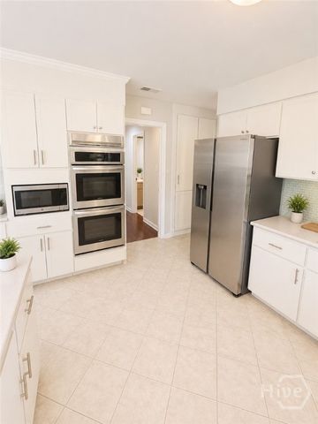 2 Abbott Lane, Savannah, GA 31411