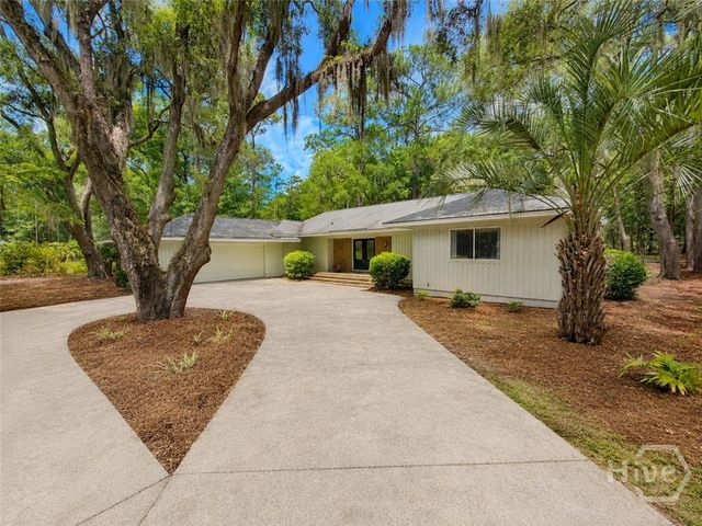 2 Abbott Lane, Savannah, GA 31411