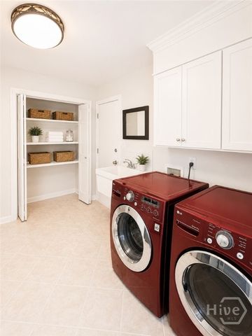2 Abbott Lane, Savannah, GA 31411