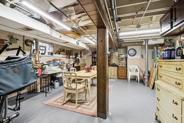 5740 S Monitor Avenue, Chicago, IL 60638