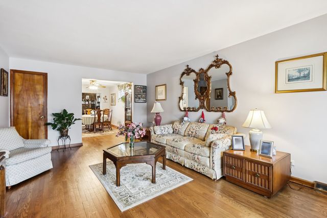 5740 S Monitor Avenue, Chicago, IL 60638