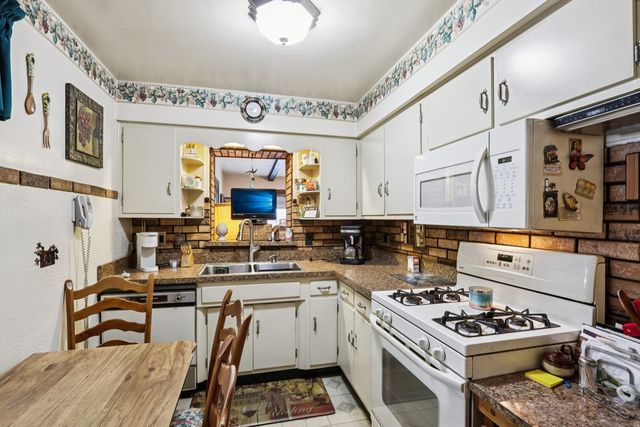 5740 S Monitor Avenue, Chicago, IL 60638