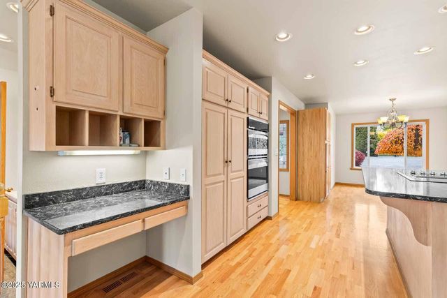 613 Friedline Rd, Yakima, WA 98908