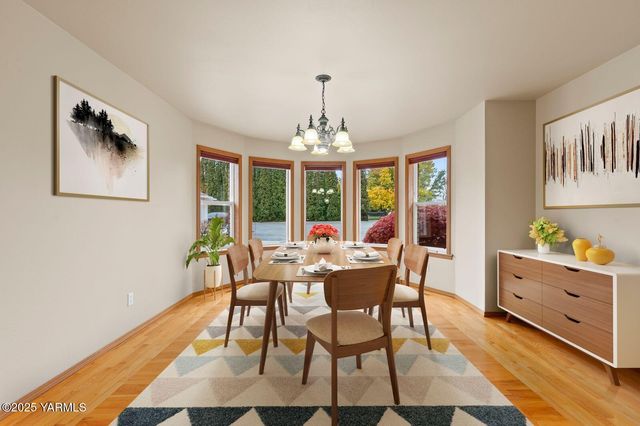 613 Friedline Rd, Yakima, WA 98908