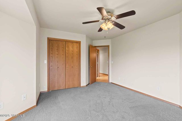 613 Friedline Rd, Yakima, WA 98908