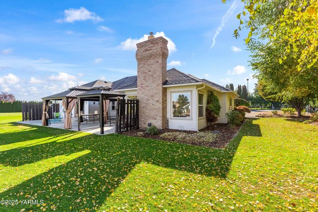 613 Friedline Rd, Yakima, WA 98908