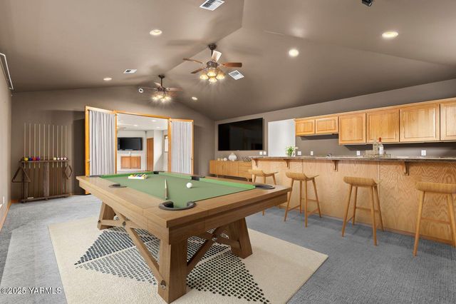 613 Friedline Rd, Yakima, WA 98908