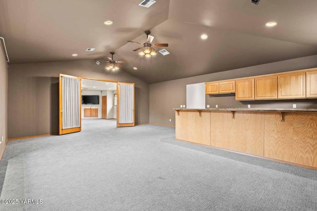 613 Friedline Rd, Yakima, WA 98908