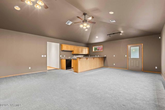 613 Friedline Rd, Yakima, WA 98908