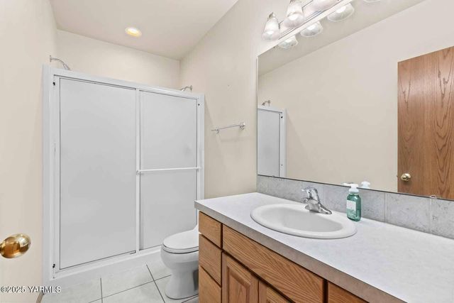 613 Friedline Rd, Yakima, WA 98908