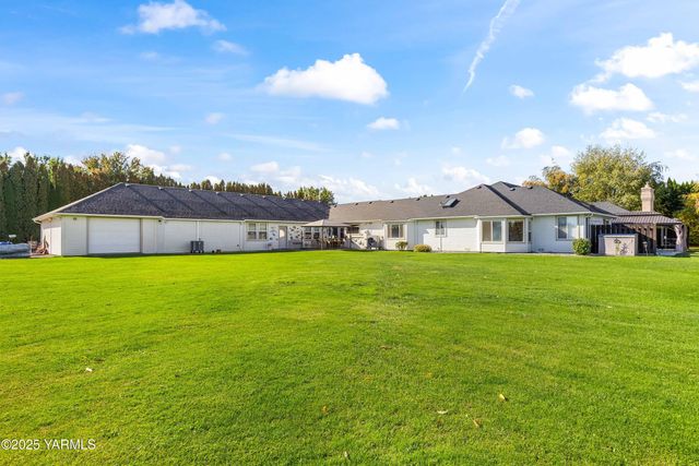 613 Friedline Rd, Yakima, WA 98908