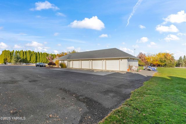 613 Friedline Rd, Yakima, WA 98908