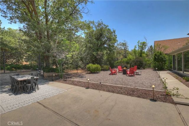 1211 Yellowstone Drive, Lake Arrowhead, CA 92352