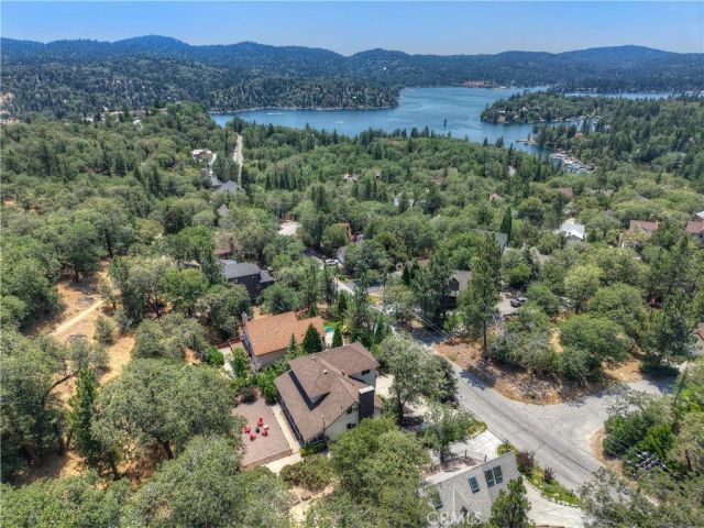 1211 Yellowstone Drive, Lake Arrowhead, CA 92352