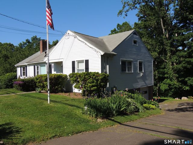 87 Hotchkiss Grove Road, Branford, CT 06405