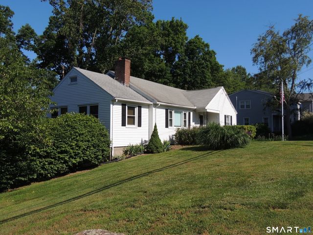 87 Hotchkiss Grove Road, Branford, CT 06405