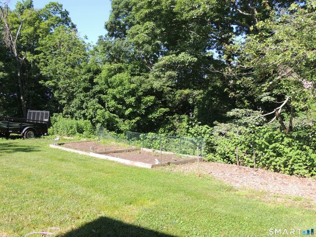 87 Hotchkiss Grove Road, Branford, CT 06405
