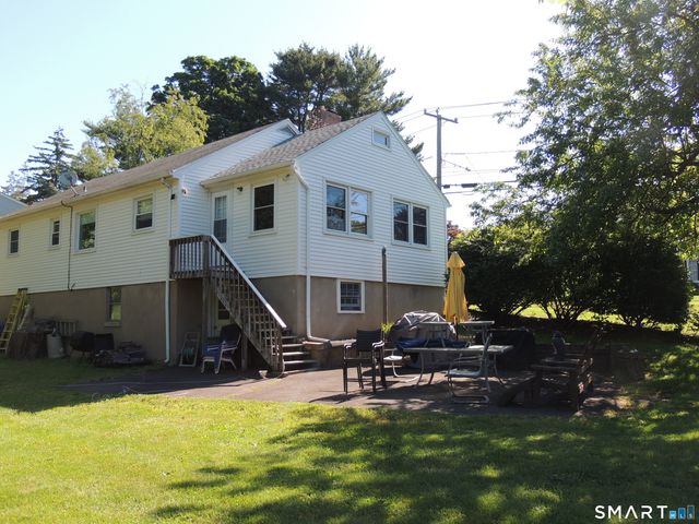 87 Hotchkiss Grove Road, Branford, CT 06405