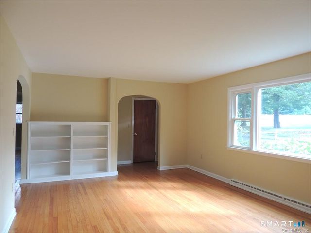 87 Hotchkiss Grove Road, Branford, CT 06405