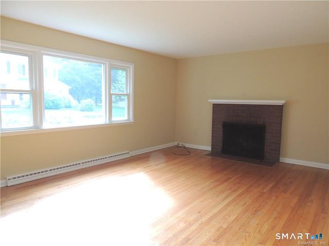87 Hotchkiss Grove Road, Branford, CT 06405