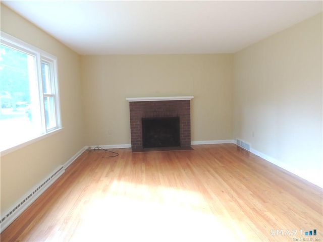 87 Hotchkiss Grove Road, Branford, CT 06405