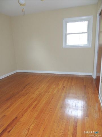 87 Hotchkiss Grove Road, Branford, CT 06405