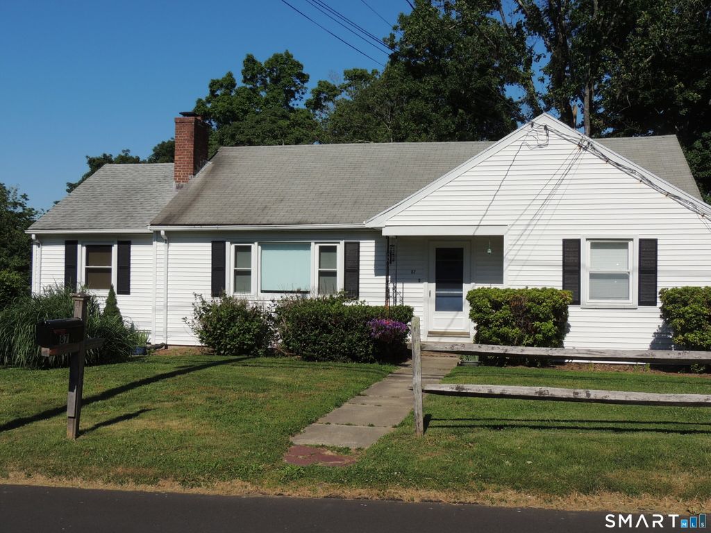 87 Hotchkiss Grove Road, Branford, CT 06405