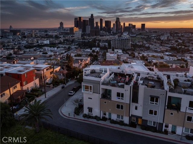 1025 White Knoll, Los Angeles, CA 90012