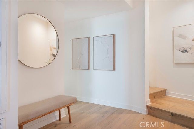 1025 White Knoll, Los Angeles, CA 90012