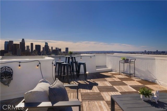 1025 White Knoll, Los Angeles, CA 90012