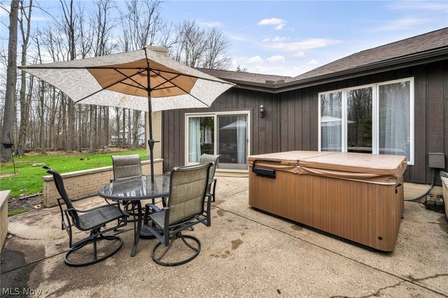 2960 Millgate Drive, Willoughby Hills, OH 44094