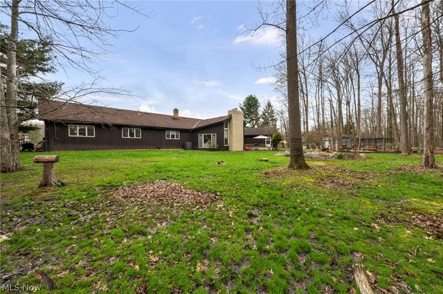 2960 Millgate Drive, Willoughby Hills, OH 44094