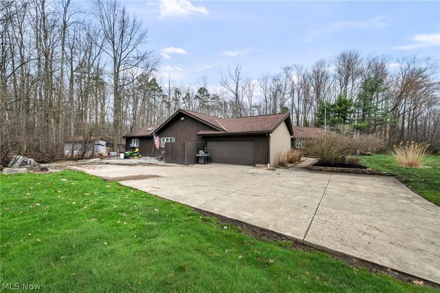 2960 Millgate Drive, Willoughby Hills, OH 44094