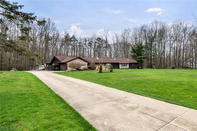 2960 Millgate Drive, Willoughby Hills, OH 44094