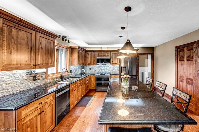 2960 Millgate Drive, Willoughby Hills, OH 44094