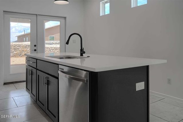 13889 CAROLINA PONCE Avenue, Horizon City, TX 79928
