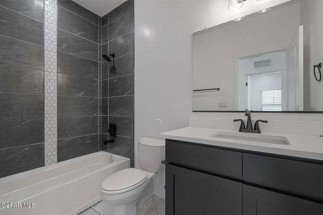 13889 CAROLINA PONCE Avenue, Horizon City, TX 79928