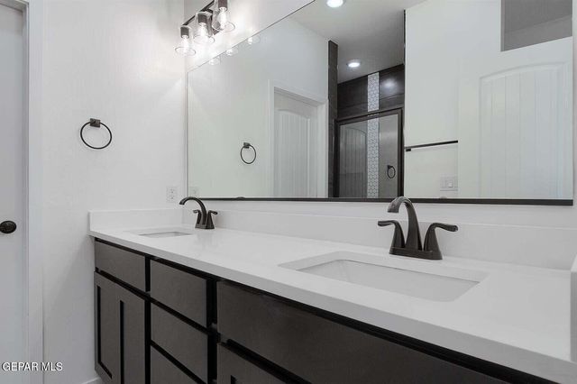 13889 CAROLINA PONCE Avenue, Horizon City, TX 79928