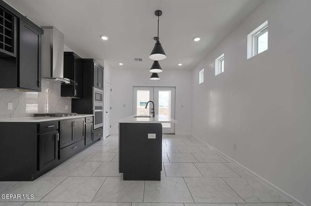 13889 CAROLINA PONCE Avenue, Horizon City, TX 79928