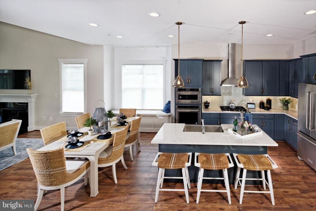 9244 CRESTVIEW RIDGE DR, Bristow, VA 20136