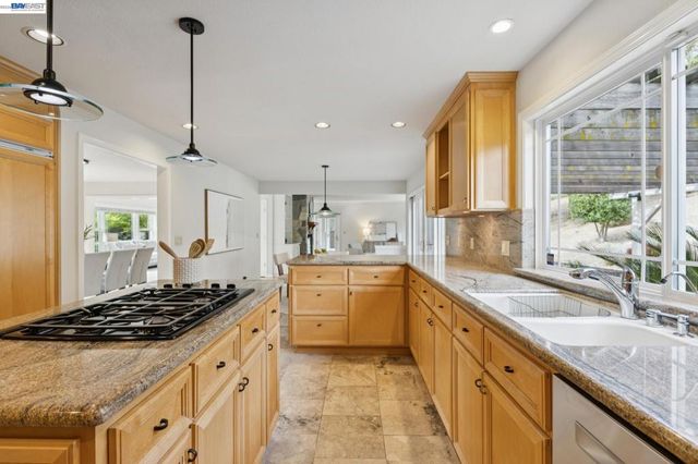 409 Oak Ln, Pleasanton, CA 94566