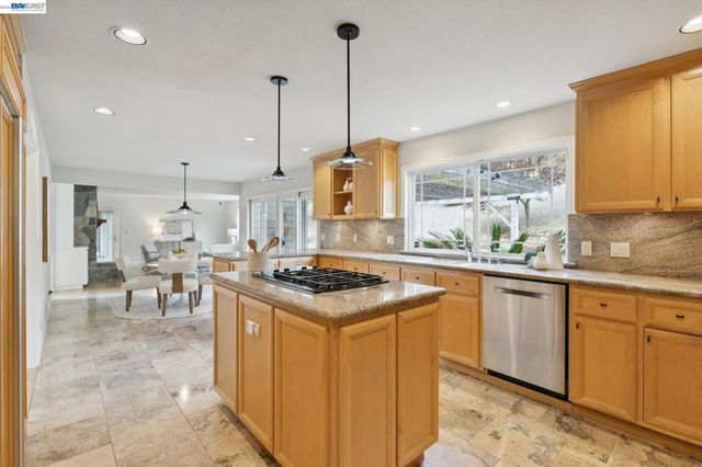 409 Oak Ln, Pleasanton, CA 94566