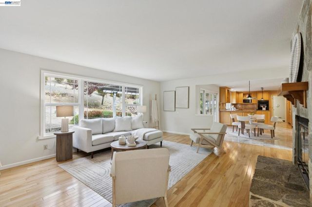 409 Oak Ln, Pleasanton, CA 94566