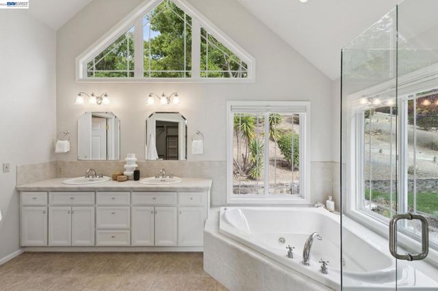 409 Oak Ln, Pleasanton, CA 94566