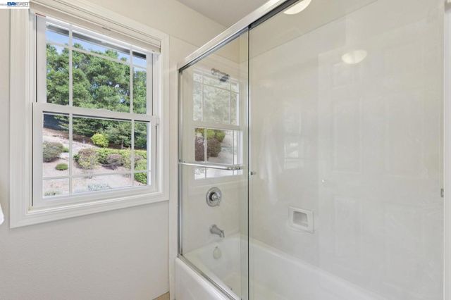 409 Oak Ln, Pleasanton, CA 94566