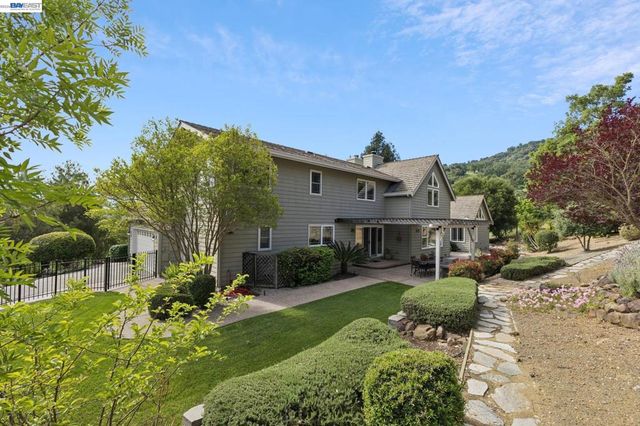 409 Oak Ln, Pleasanton, CA 94566