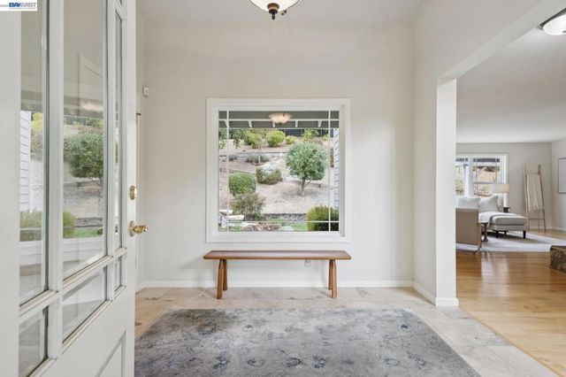 409 Oak Ln, Pleasanton, CA 94566